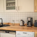 Haus Unterm Mammutbaum - Elberadweg Apartman