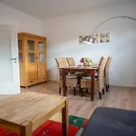 Apartman Haus Unterm Mammutbaum - Elberadweg *