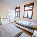 Haus Unterm Mammutbaum - Elberadweg *