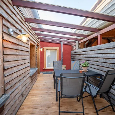 Haus Unterm Mammutbaum - Elberadweg Apartment Magdeburg