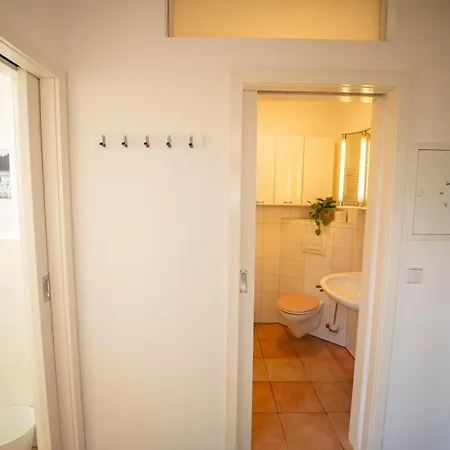 公寓 Haus Unterm Mammutbaum - Elberadweg 马格德堡