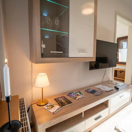 Haus Unterm Mammutbaum - Elberadweg *