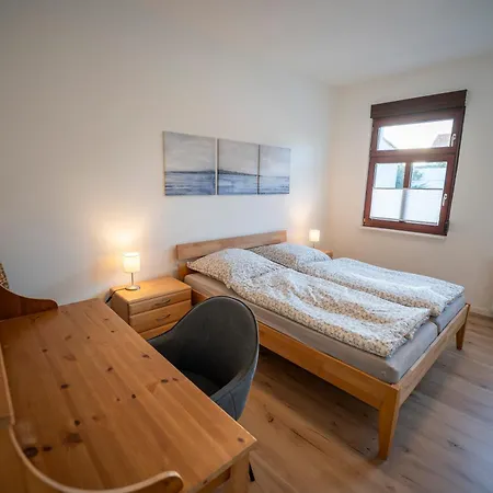 Haus Unterm Mammutbaum - Elberadweg Magdeburg
