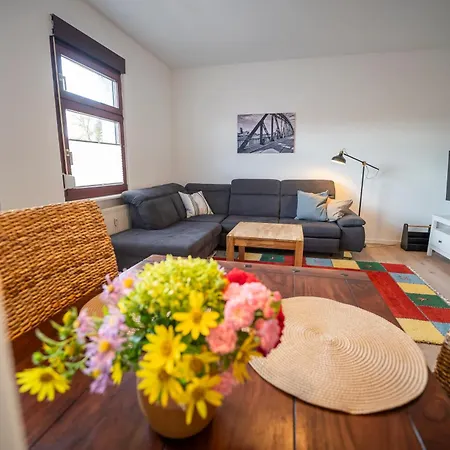 公寓 Haus Unterm Mammutbaum - Elberadweg *
