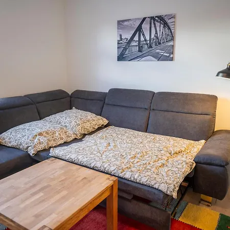 Haus Unterm Mammutbaum - Elberadweg 아파트