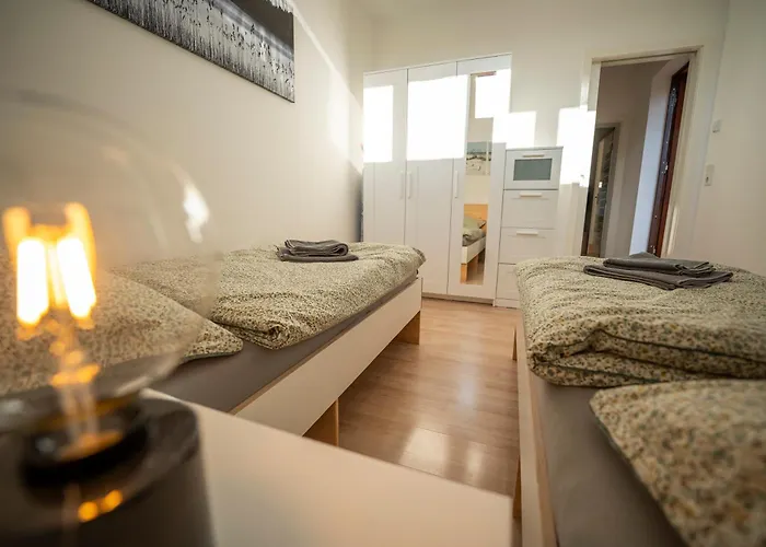 Haus Unterm Mammutbaum - Elberadweg Appartamento *