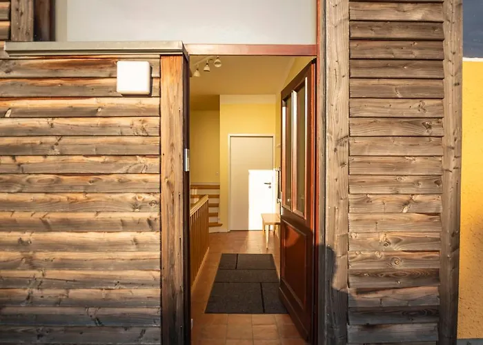 Haus Unterm Mammutbaum - Elberadweg Appartamento Magdeburgo